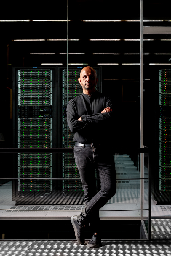 Tim-Langlotz.-Cuerpo-completo.-Supercomputing
