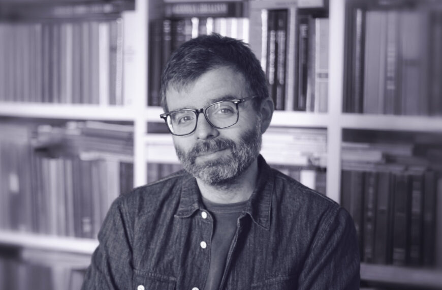 Xan López: “La historia de los humanos consiste en darnos cuenta de que no somos el centro del universo”