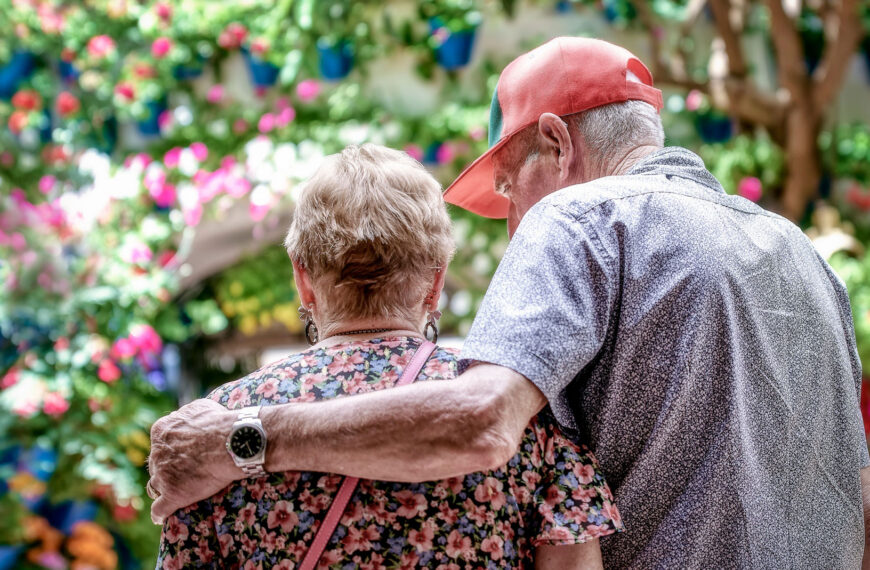 ¿Qué significa ser un adulto mayor en Nuevo León? Una perspectiva jurídica